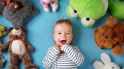 peluches-et-enfant