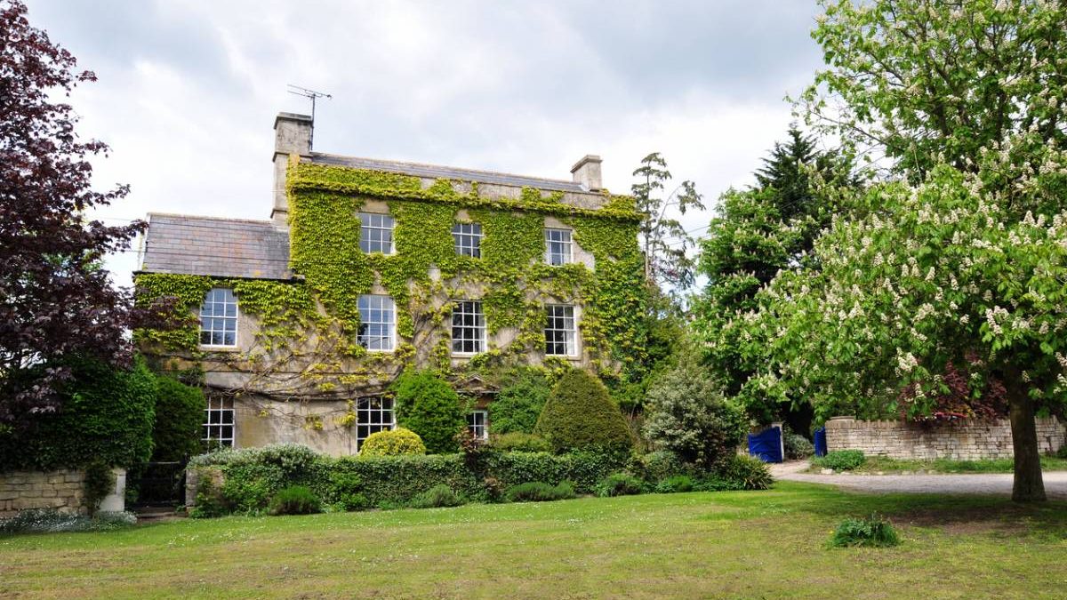 visuel-quelles-sont-les-mises-aux-normes-incontournables-dans-une-vieille-maison