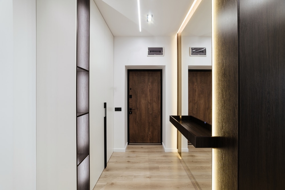 couloir moderne miroir