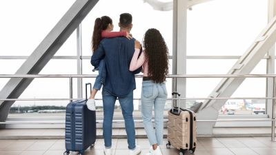 famille aeroport avion