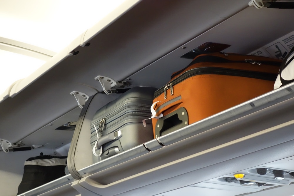 valises dans cabine avion